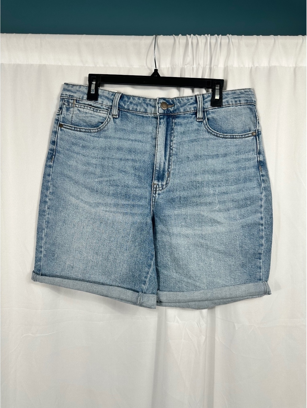 Wrangler Women's High Rise Light Blue Denim Shorts Size 14